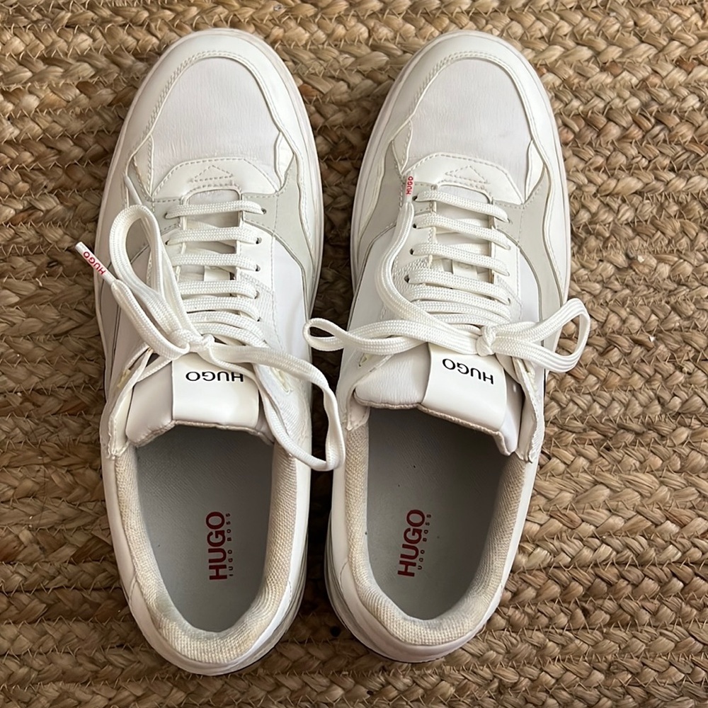 Hugo boss white shoes / sneakers size 9 or 42